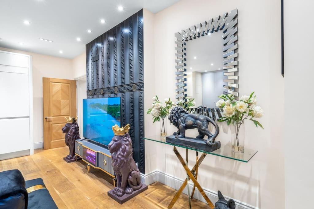 2 Bed / 2 Bath Versace Apartment In Knightsbridge Londres Exterior foto